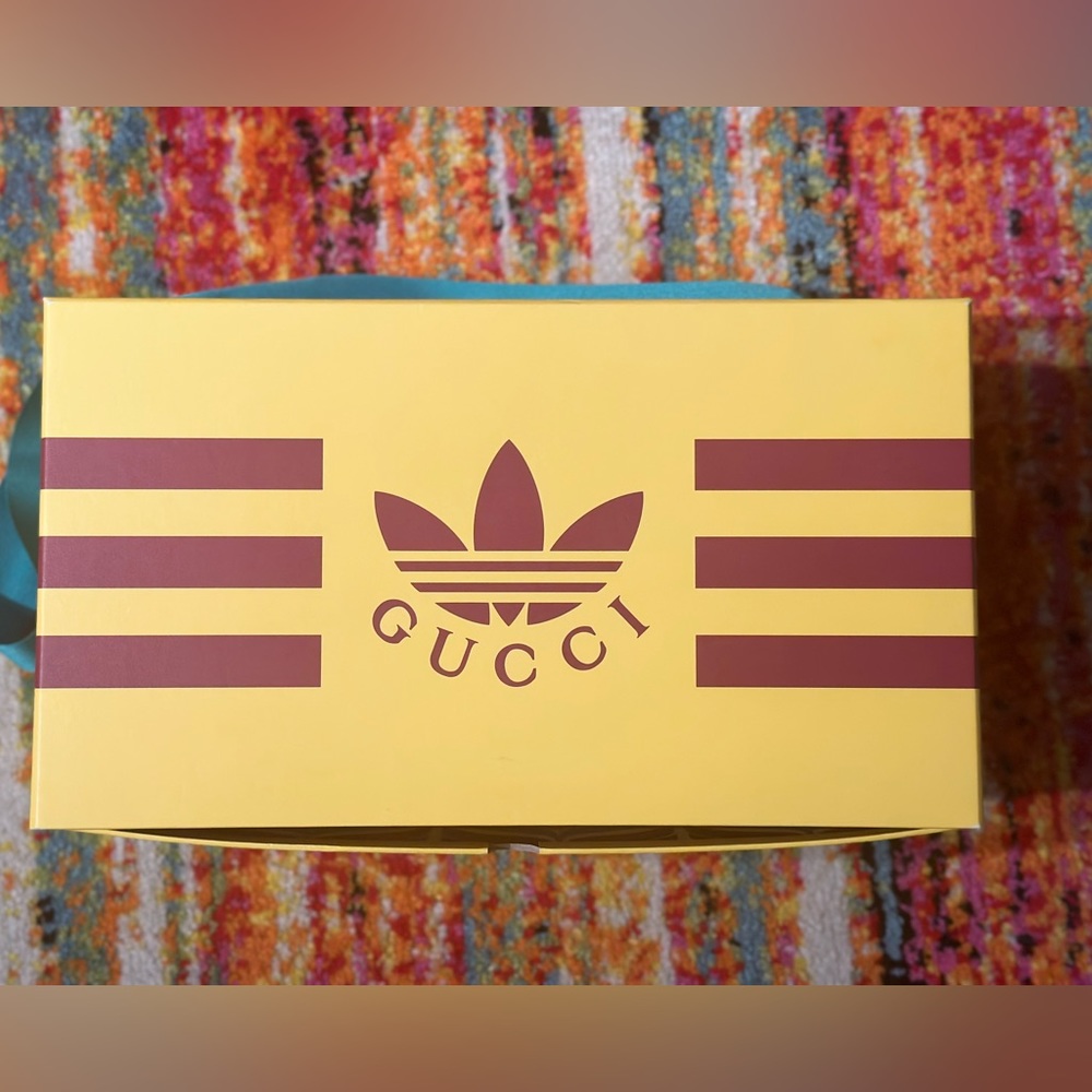 GUCCI x ADIDAS COLLABORATION 
LIMITED EDITION GAZELLE SNEAKER  
SIZE: MENS EU 45